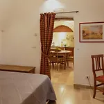 度假居 特鲁利帕帕拉尔酒店 *